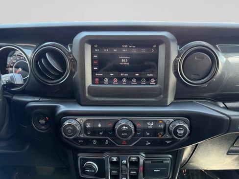 Used 2020 Jeep Wrangler Unlimited Sport AWD/4WD image 19