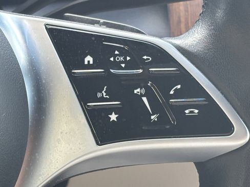 Used 2024 Mercedes-Benz GLC 300 image 13