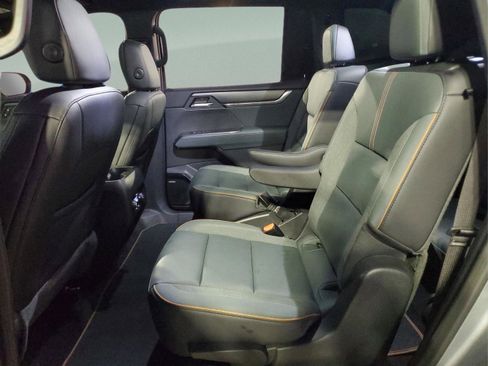 Used 2025 GMC Acadia AT4 image 10