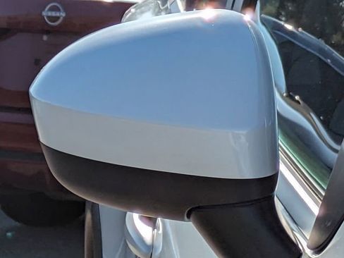 Used 2023 Nissan Rogue SV image 13