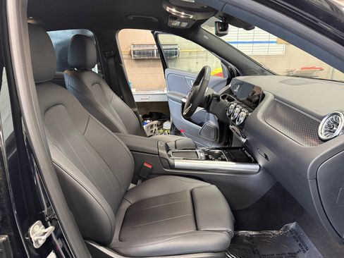 Used 2025 Mercedes-Benz GLA 250 4MATIC image 8