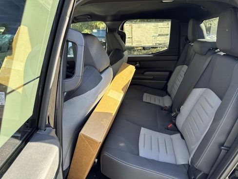 Certified 2025 Toyota Tacoma TRD Off-Road image 13