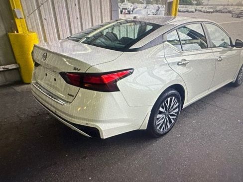 Used 2023 Nissan Altima 2.5 SV AWD/4WD image 7