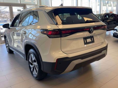 New 2026 Volkswagen Tiguan SE R-Line image 8