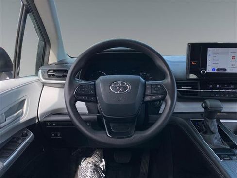 Certified 2025 Toyota Sienna LE FWD image 12