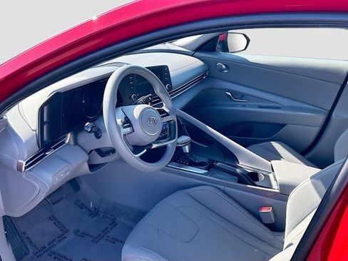 Used 2023 Hyundai Elantra SEL FWD image 9