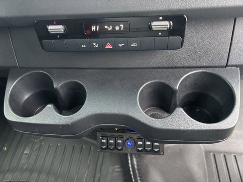 Used 2021 Mercedes-Benz Sprinter 3500 image 28