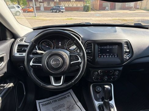 Used 2018 Jeep Compass Latitude w/ Popular Equipment Group AWD/4WD image 25