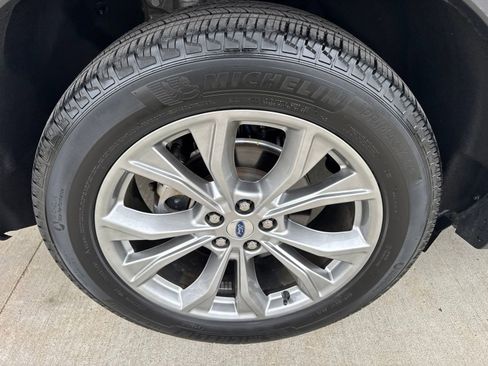 Certified 2023 Ford Explorer XLT w/ Equipment Group 202A AWD/4WD image 21