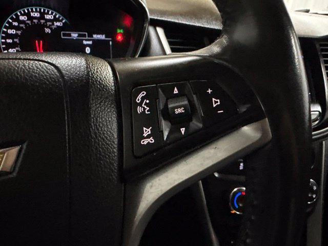 Used 2021 Chevrolet Trax LT w/ Midnight Edition FWD image 39