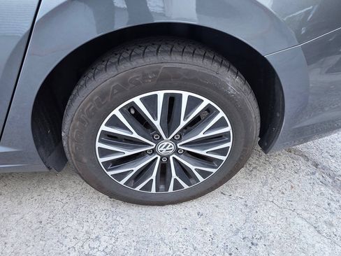Used 2019 Volkswagen Jetta R-Line FWD image 16