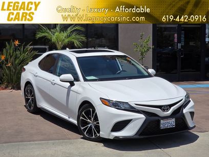 Used 2019 Toyota Camry SE w/ Carpet Mat Package