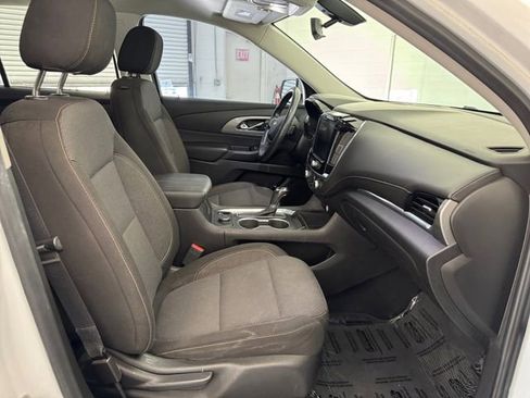 Used 2019 Chevrolet Traverse LT image 24