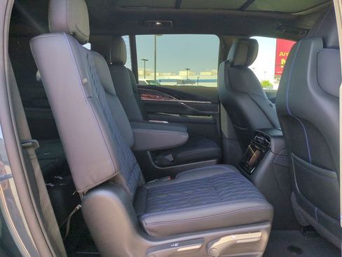 Used 2025 Cadillac Escalade IQ Luxury 1 AWD/4WD image 34