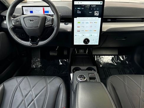 Certified 2022 Ford Mustang Mach-E Select image 13
