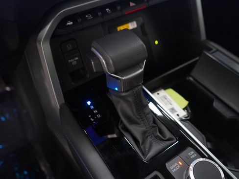 Used 2023 Toyota Tundra Platinum image 28