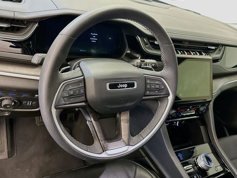 Used 2022 Jeep Grand Cherokee Limited 4xe image 18