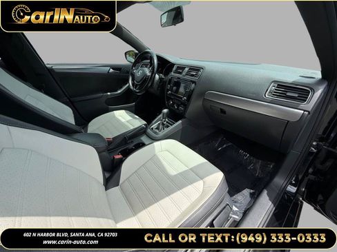 Used 2016 Volkswagen Jetta Sport FWD image 16