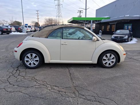 Used 2008 Volkswagen Beetle S w/ Cold Weather Pkg image 5