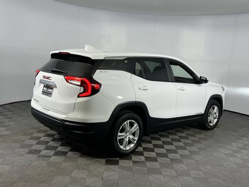 Used 2024 GMC Terrain SLE image 5