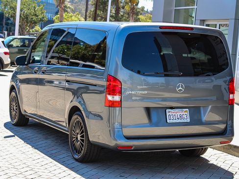 Used 2021 Mercedes-Benz Metris Passenger image 9