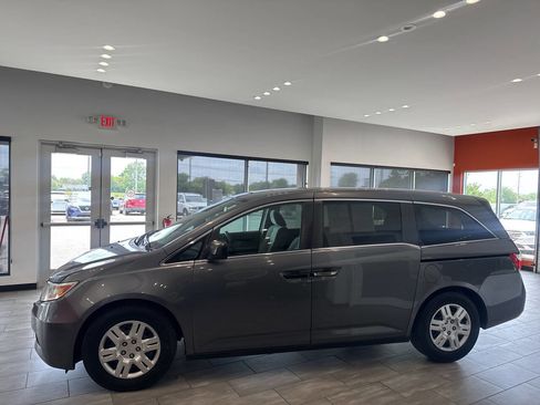 Used 2013 Honda Odyssey LX image 8