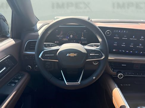 Used 2026 Chevrolet Suburban High Country RWD image 17