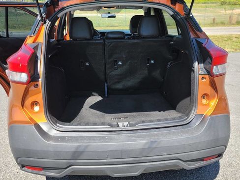 Used 2019 Nissan Kicks SR w/ SR Premium Package FWD image 15