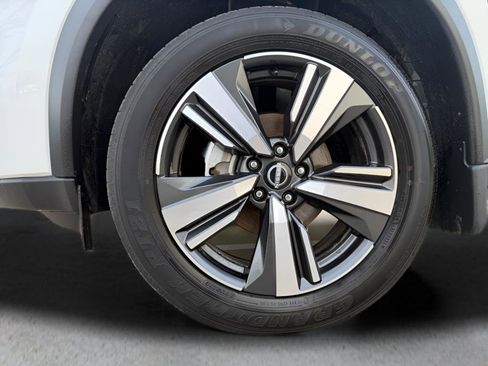 Certified 2025 Nissan Rogue SL AWD/4WD image 28