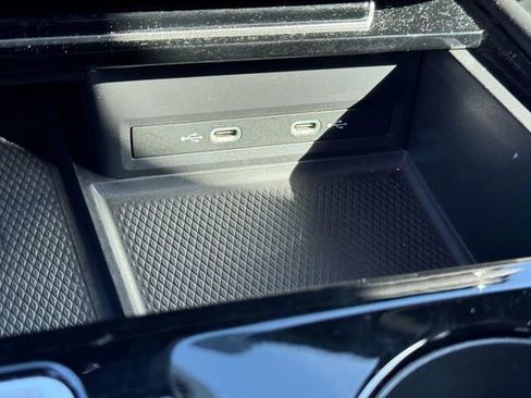 Used 2024 Volkswagen Atlas Cross Sport SE image 27