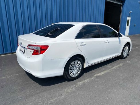 Used 2012 Toyota Camry LE FWD image 4