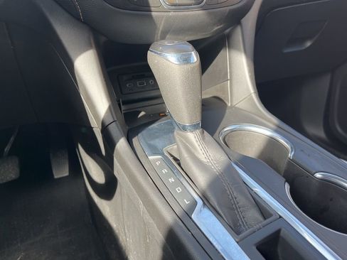 Used 2020 Chevrolet Equinox Premier image 35