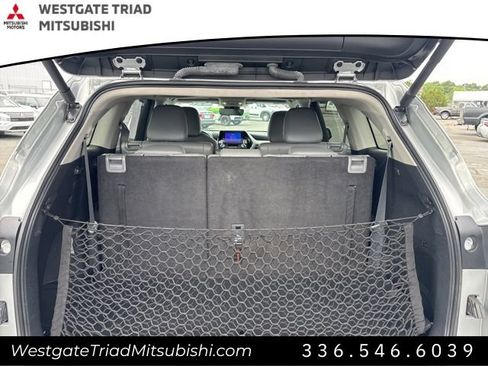 Used 2024 Toyota Highlander XLE AWD/4WD image 21