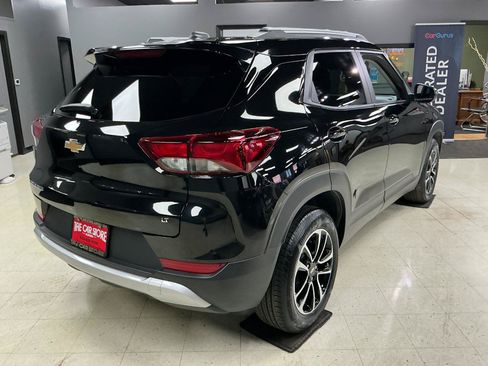 Used 2025 Chevrolet TrailBlazer LT FWD image 3