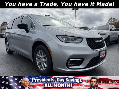 New 2026 Chrysler Pacifica Select