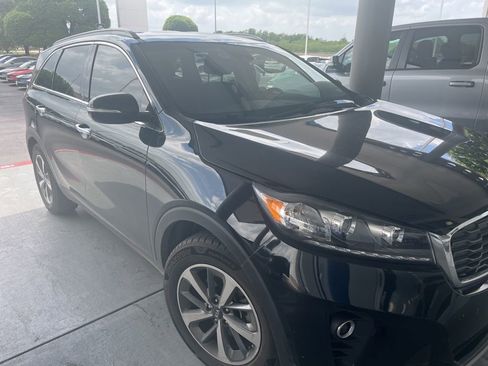 Used 2019 Kia Sorento EX image 3