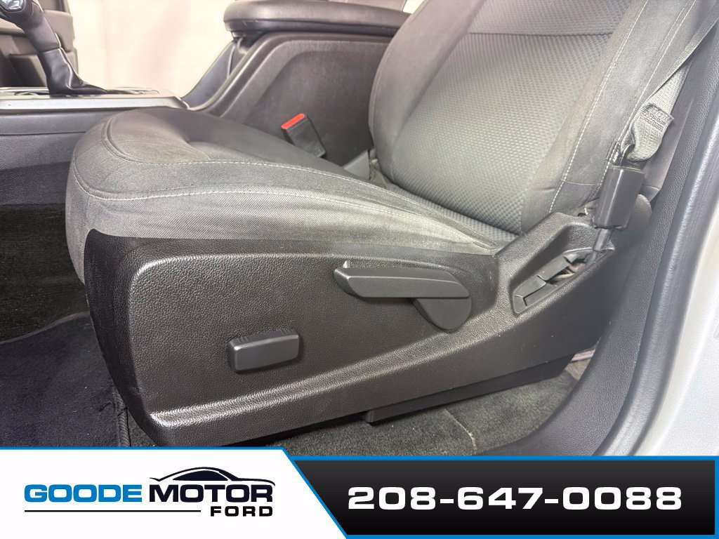 Used 2016 Chevrolet Colorado LT w/ LT Convenience Package RWD image 12