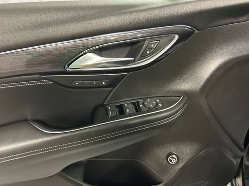 Used 2023 Buick Envision Essence FWD image 12