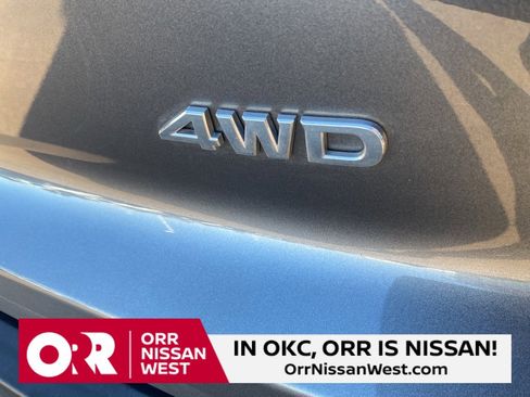 Used 2024 Nissan Pathfinder S image 10