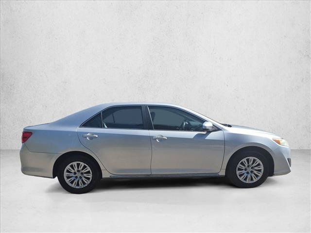 Used 2014 Toyota Camry LE FWD image 4
