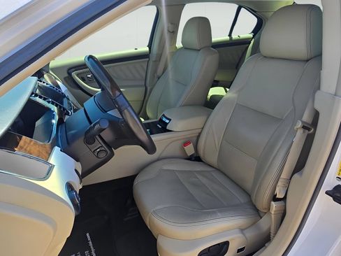 Used 2016 Ford Taurus Limited w/ Equipment Group 301A AWD/4WD image 26