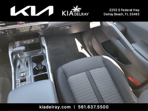 New 2026 Kia Sorento LX FWD image 14