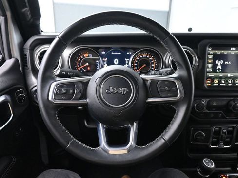 Used 2022 Jeep Wrangler Unlimited Sahara w/ LED Lighting Group AWD/4WD image 24