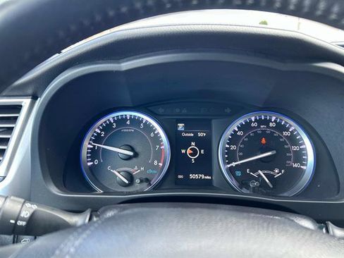 Used 2019 Toyota Highlander XLE image 28