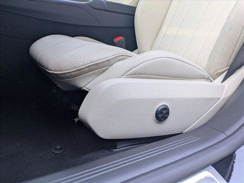 Used 2026 Mercedes-Benz E 350 Sedan image 4