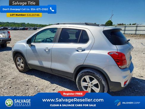 Used 2017 Chevrolet Trax LT FWD image 3
