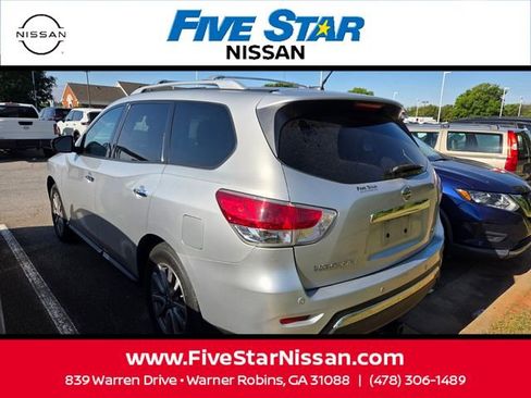 Used 2015 Nissan Pathfinder SV FWD image 8
