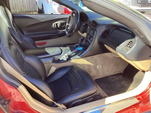 Used 2004 Chevrolet Corvette Convertible w/ Preferred Equipment Group image 12