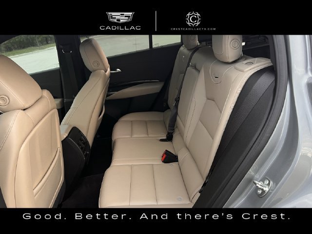 Used 2024 Cadillac XT4 Luxury w/ Cold Weather Package FWD image 30