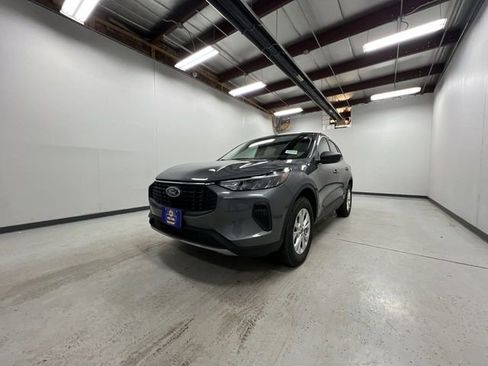 Used 2025 Ford Escape Active image 4